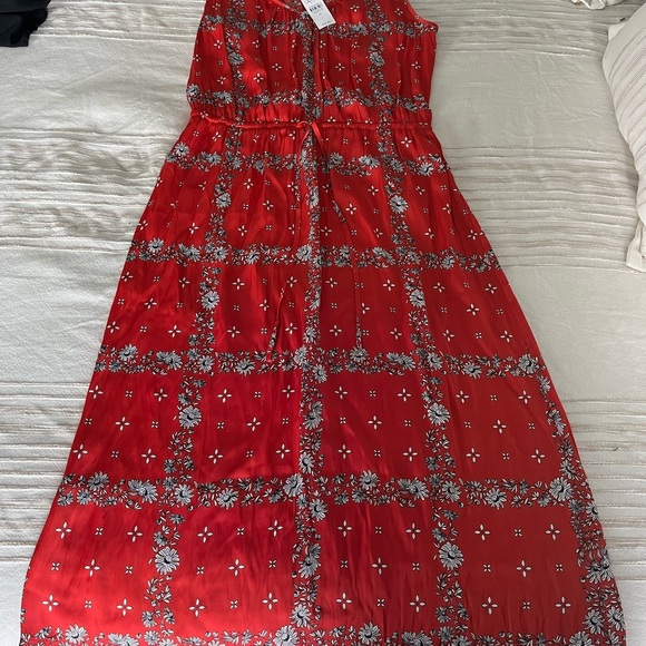 Beautiful never worn with tags midi style dress. Red and black, medium - Picture 2 of 6